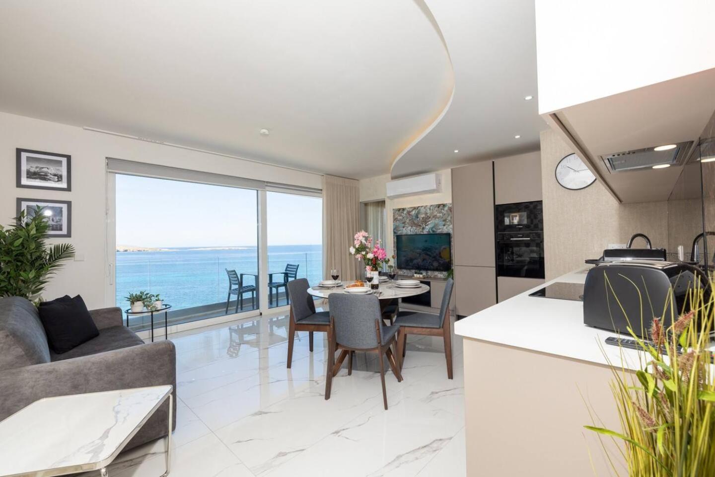 Ivory Suite Seafront With Views!- Fl 15 By Homely St. Paul's Bay Exterior foto