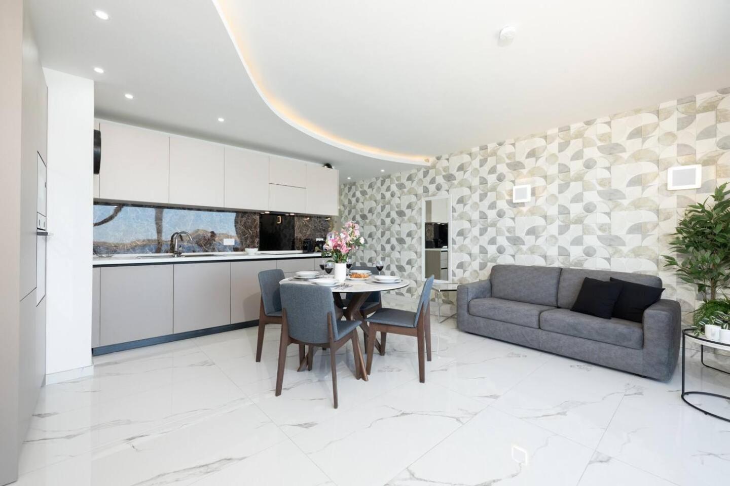 Ivory Suite Seafront With Views!- Fl 15 By Homely St. Paul's Bay Exterior foto